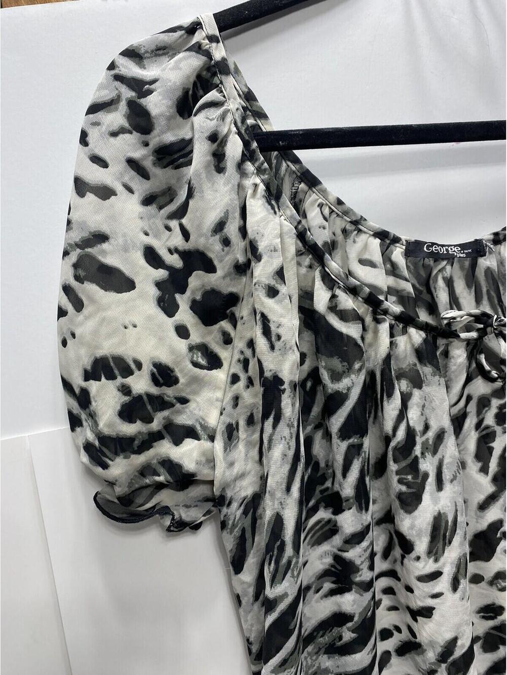 Women’s Black & White Tiger Print Dress Shirt, Size 1X, Good Condition - Picture 9 of 13